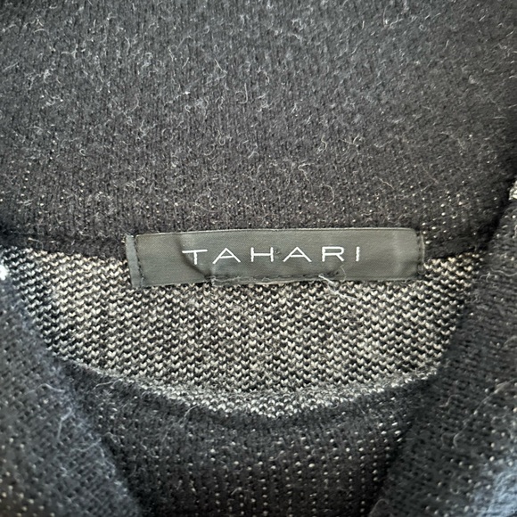 2/$75💥- SWEATER | Women’s Tahari sweater size medium - Picture 3 of 3
